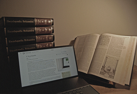 الموسوعات والكتابة الموسوعية