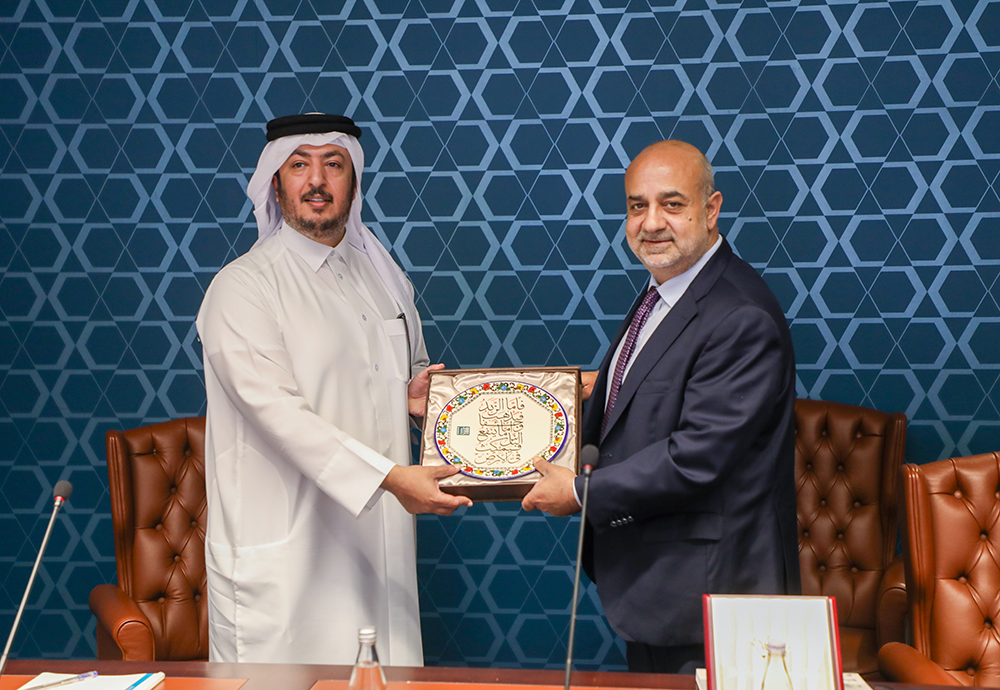 تبادل الدروع والهدايا