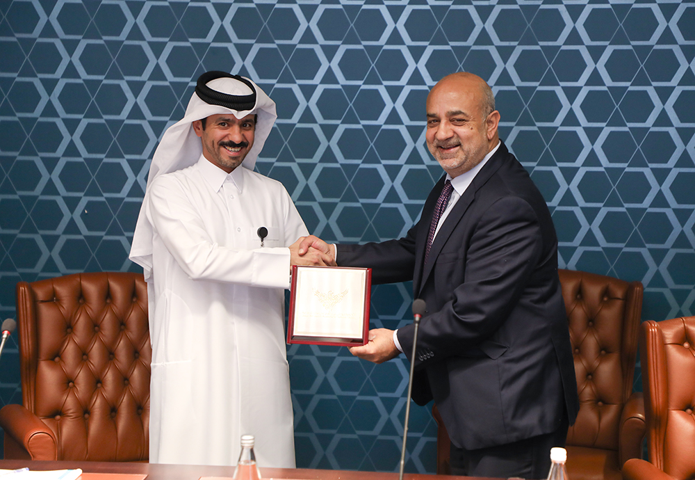 تبادل الدروع والهدايا