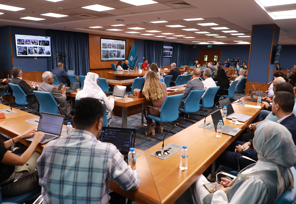 الدفاع الهجين في أوكرانيا موضوعًا لسيمنار المركز العربي