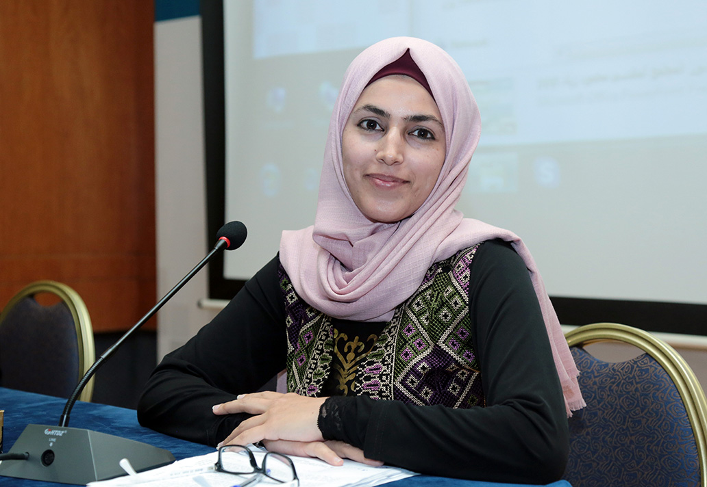 أنوار قدح: تحريف المناهج الفلسطينية في القدس: حرب هوية