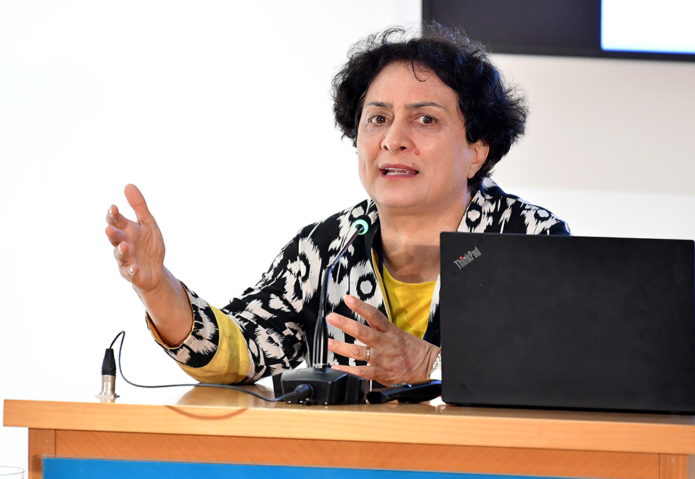 زهرة كريمي: تأثير سياسة إيران في التوجّه شرقًا في أدائها الاقتصادي