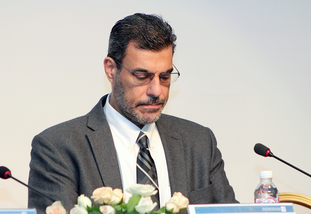 عبد الفتاح ماضي (منسق المؤتمر) ملقيًا كلمة الافتتاح